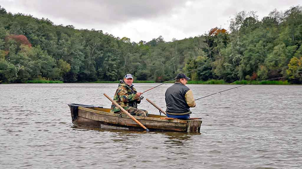 Tėkmėje – plūdine iš valties