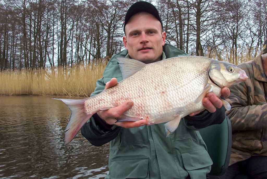 Tėkmėje – plūdine iš valties