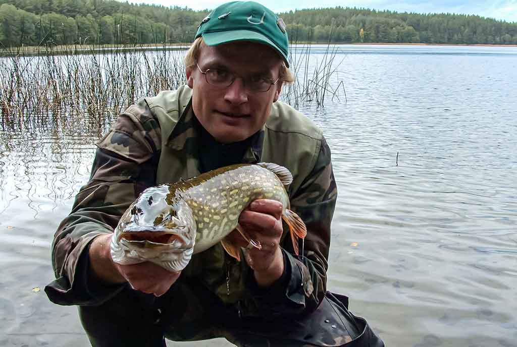Kaip suvilioti žolėse tūnančią lydeką Kaip suvilioti žolėse tūnančią lydeką