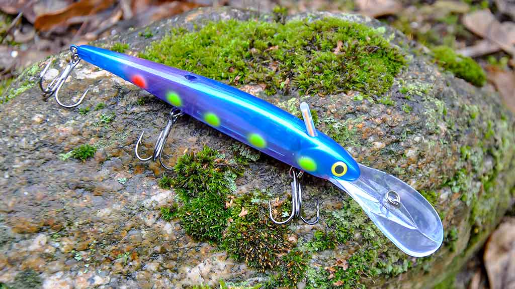 Trys labai panašūs