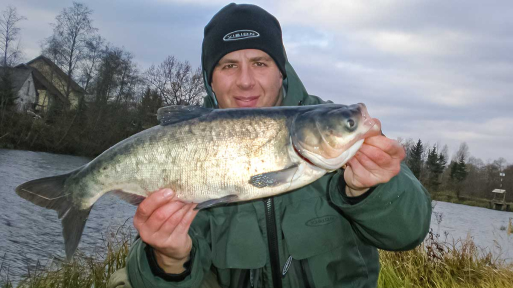 Plačiakakčiai ir karpiai... spiningu