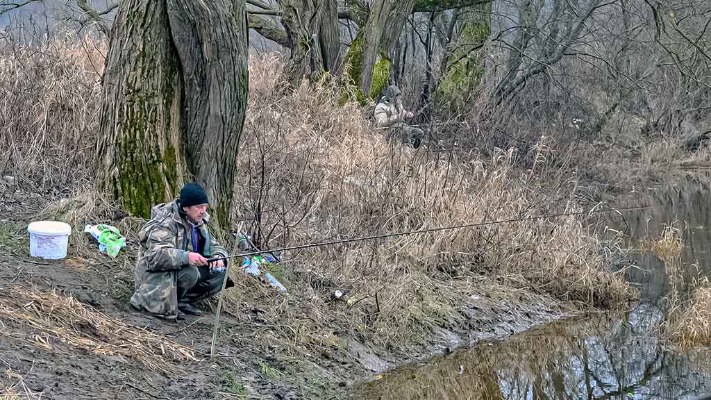 Sudužę margučiai arba kaip Dievas juokiasi Sudužę margučiai arba kaip Dievas juokiasi