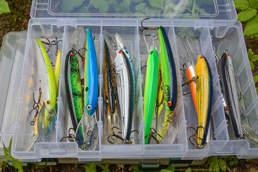 Trys labai panašūs