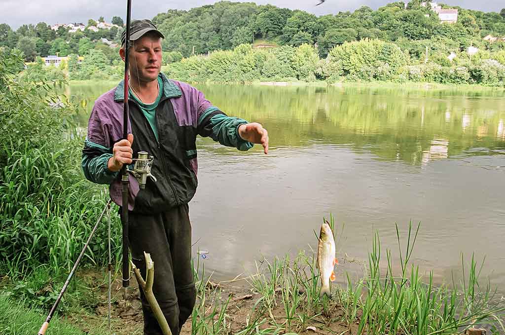 Meškeriojimas plūdine, kur gilu ir sraunu. Pirma dalis
