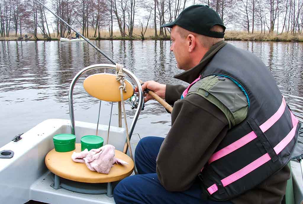 Tėkmėje – plūdine iš valties
