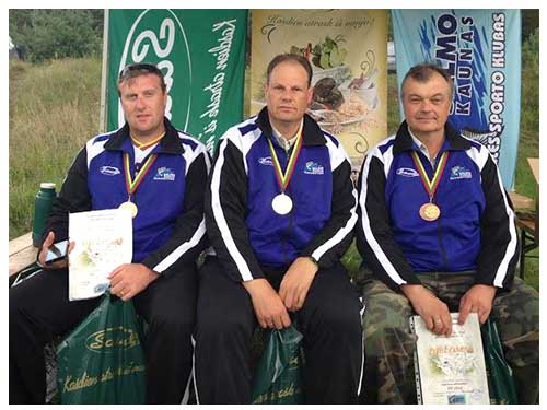 Tik pas Rimantą, kuriam teko galinis sektorius, atplaukė gražesnių kuojų. Alvydui ir Raimondui pravertė patirtis, įgyta Lietuvos aukšlininkų čempionate.