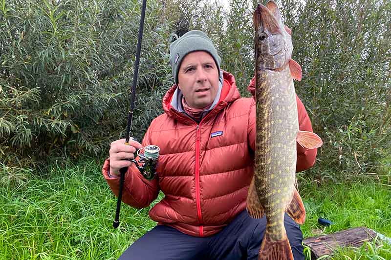 Lydekos rugsėjo mėnesį.  Kai vanduo per anksti išskaidrėja Lydekos rugsėjo mėnesį.  Kai vanduo per anksti išskaidrėja