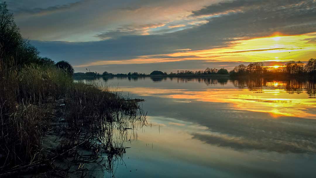 Šeštadienis, balandžio 22 – oji. Naktis prie Neries ir Nemuno Šeštadienis, balandžio 22 – oji. Naktis prie Neries ir Nemuno