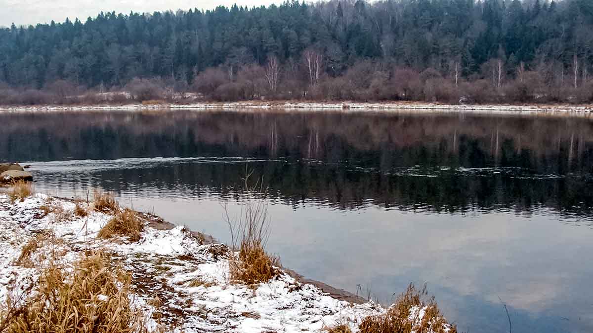 Šliaužte per upės dugną Šliaužte per upės dugną
