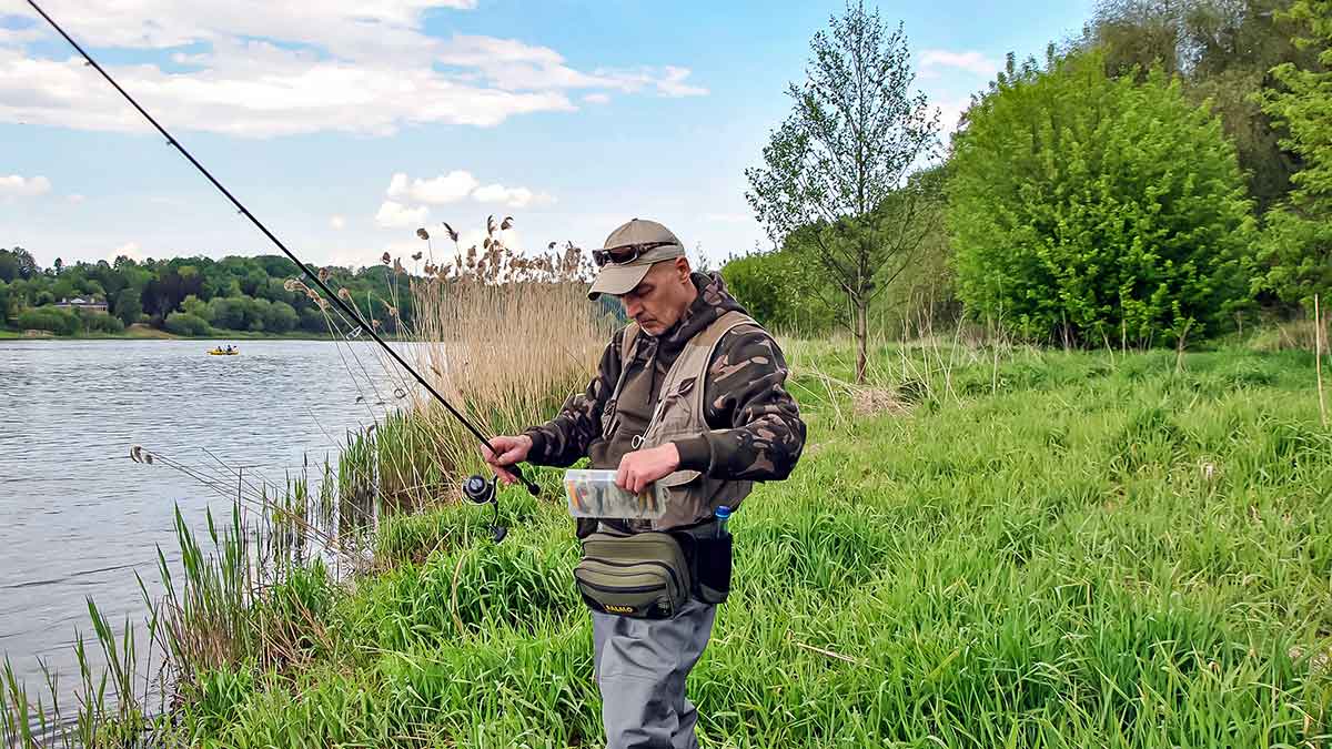 Pakibęs vandens storymėje  Pakibęs vandens storymėje