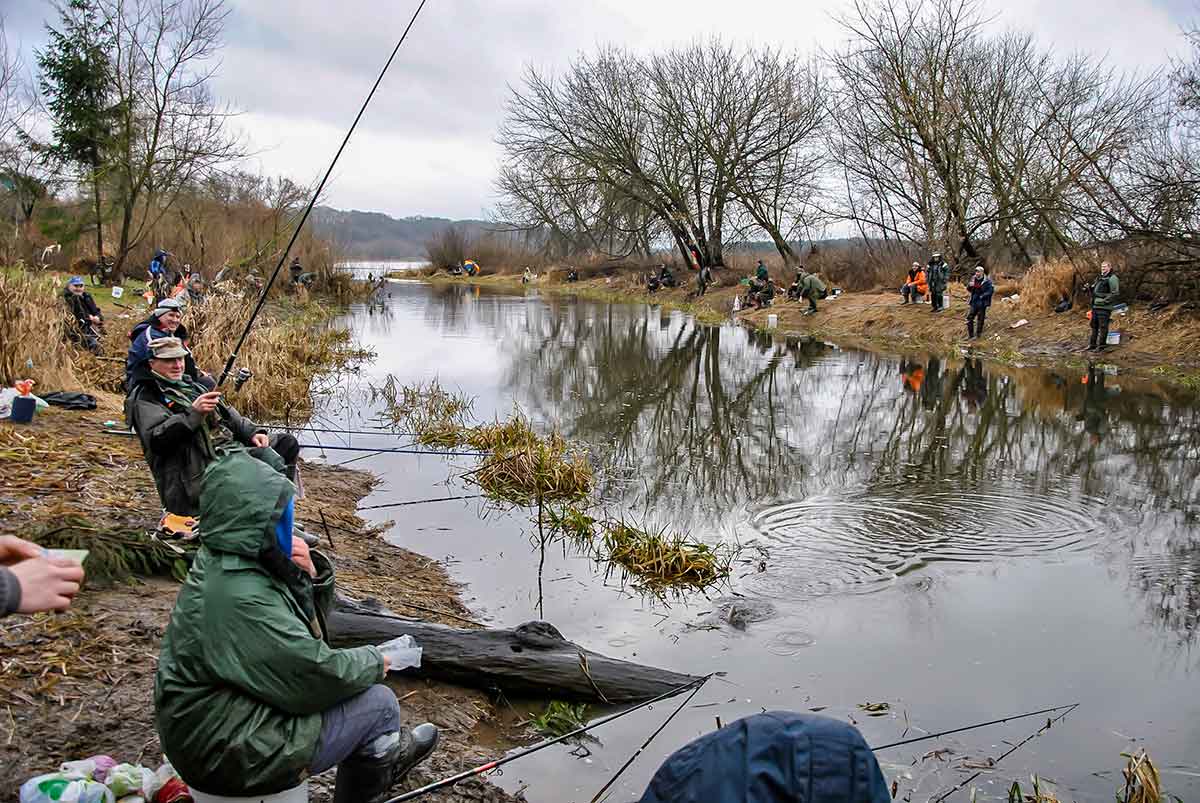 Dar ne laikas mest į kampą meškerę Dar ne laikas mest į kampą meškerę