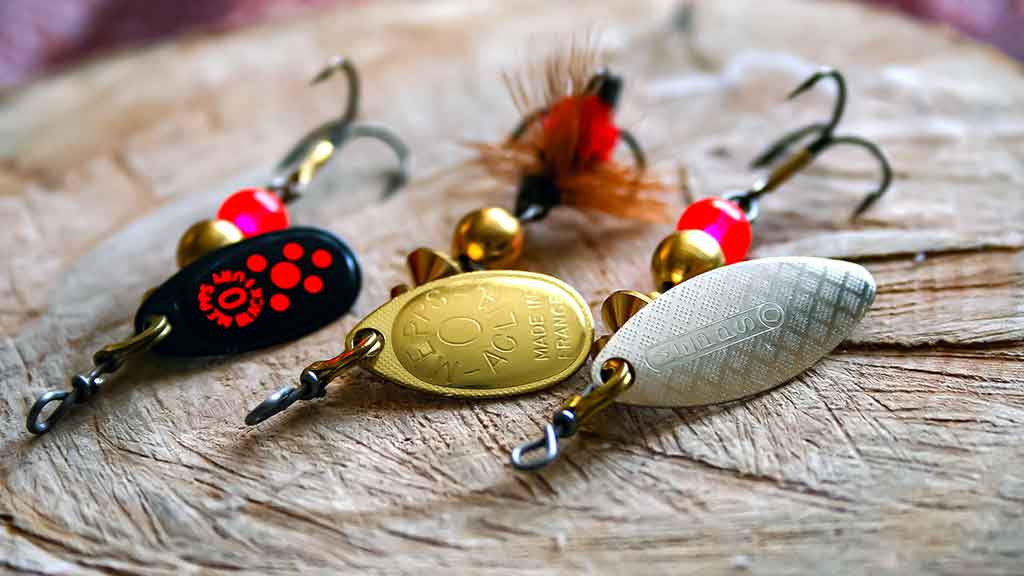 Upėtakių gaudymas sukriukėmis. Besibaigiant pavasariui ir vasarą Upėtakių gaudymas sukriukėmis. Besibaigiant pavasariui ir vasarą