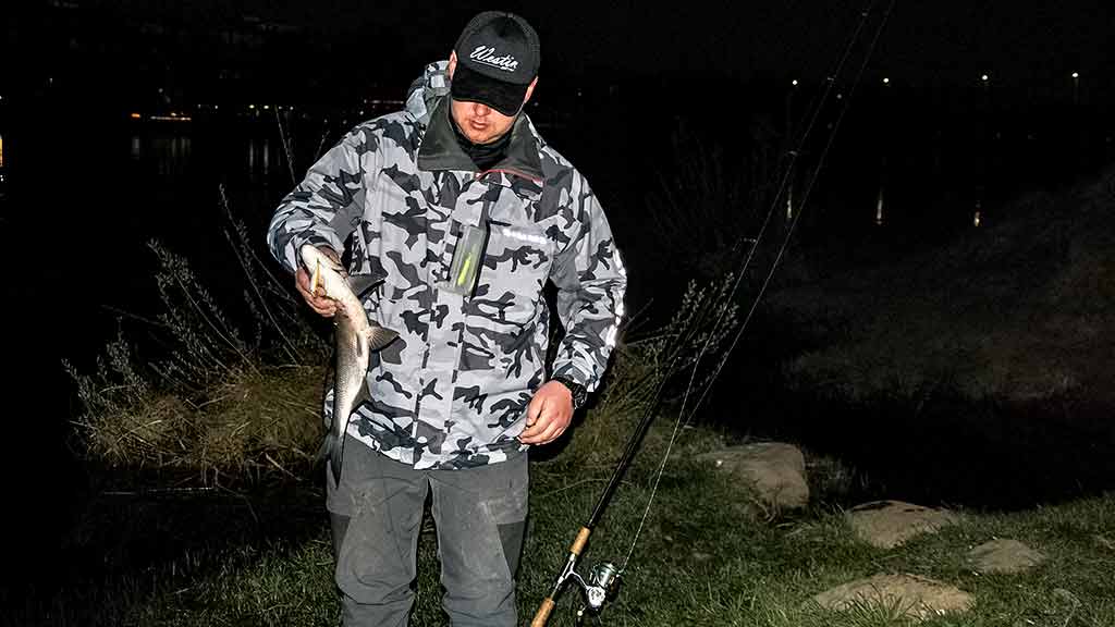 Vasariniai naktinėjimai su spiningu rankose Vasariniai naktinėjimai su spiningu rankose